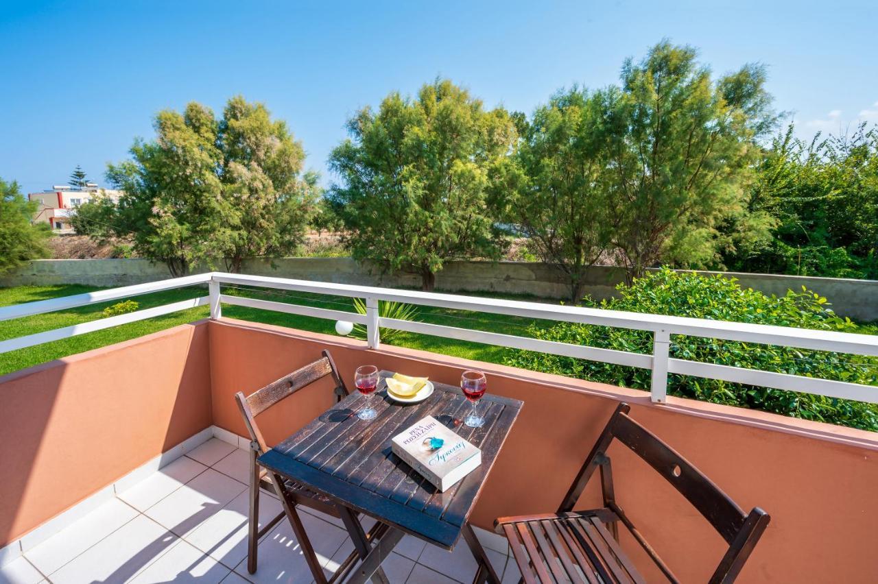 Jonathan Studio Apartments Тігакі Екстер'єр фото