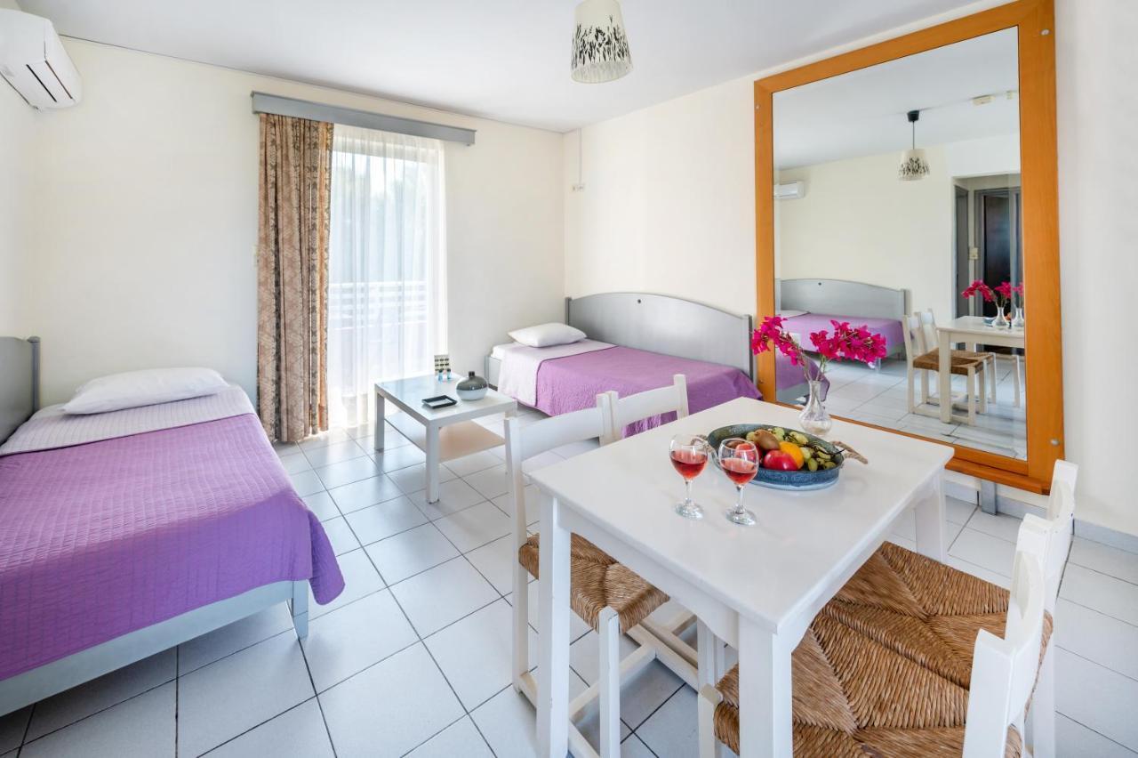 Jonathan Studio Apartments Тігакі Екстер'єр фото